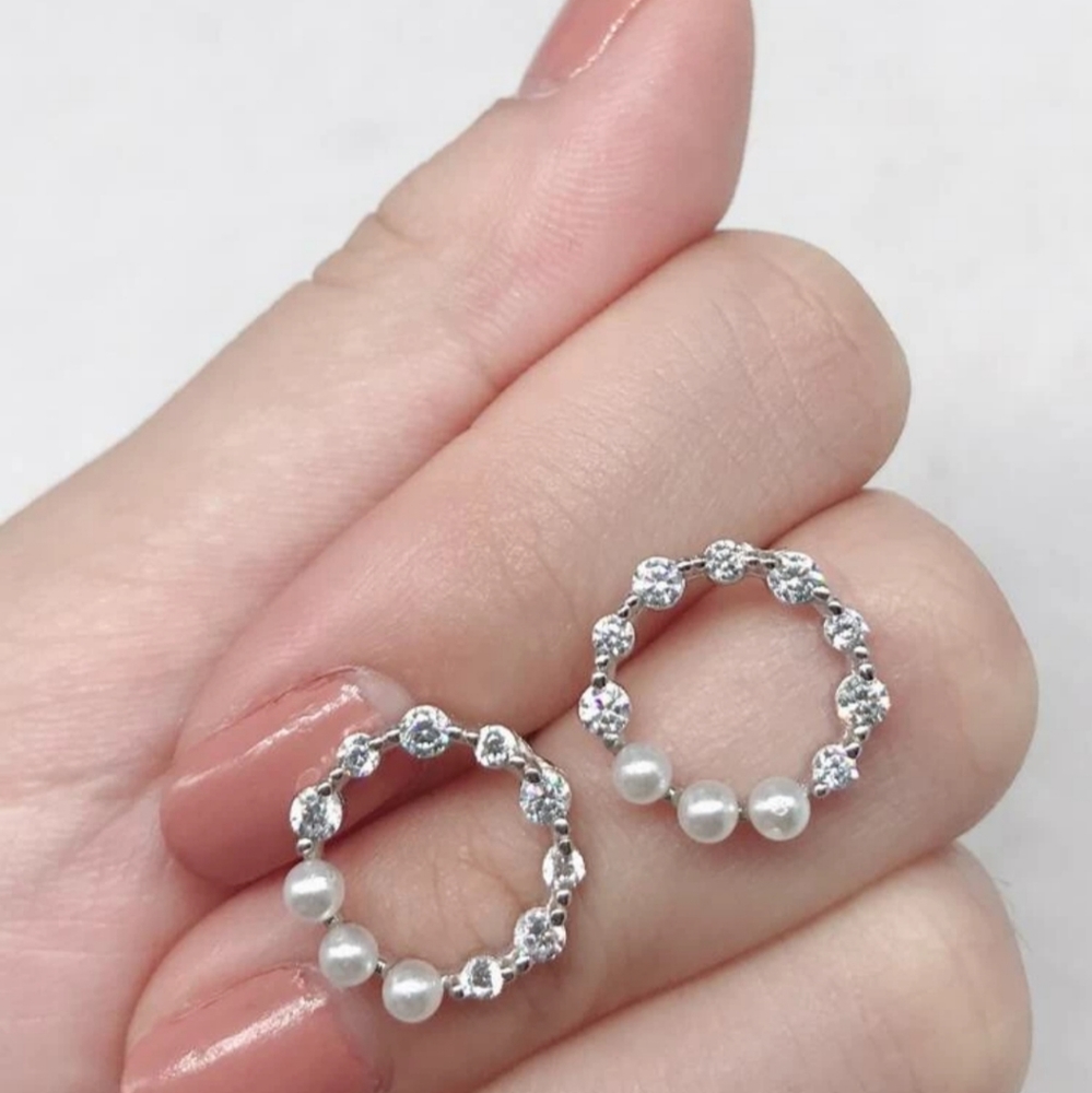 *Loren* Pearl and Stone Earrings - Picture 3 of 5